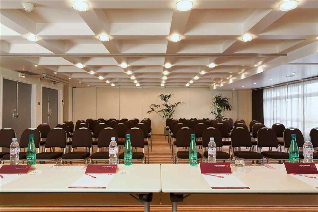 Mercure Paris Massy Gare Tgv Экстерьер фото