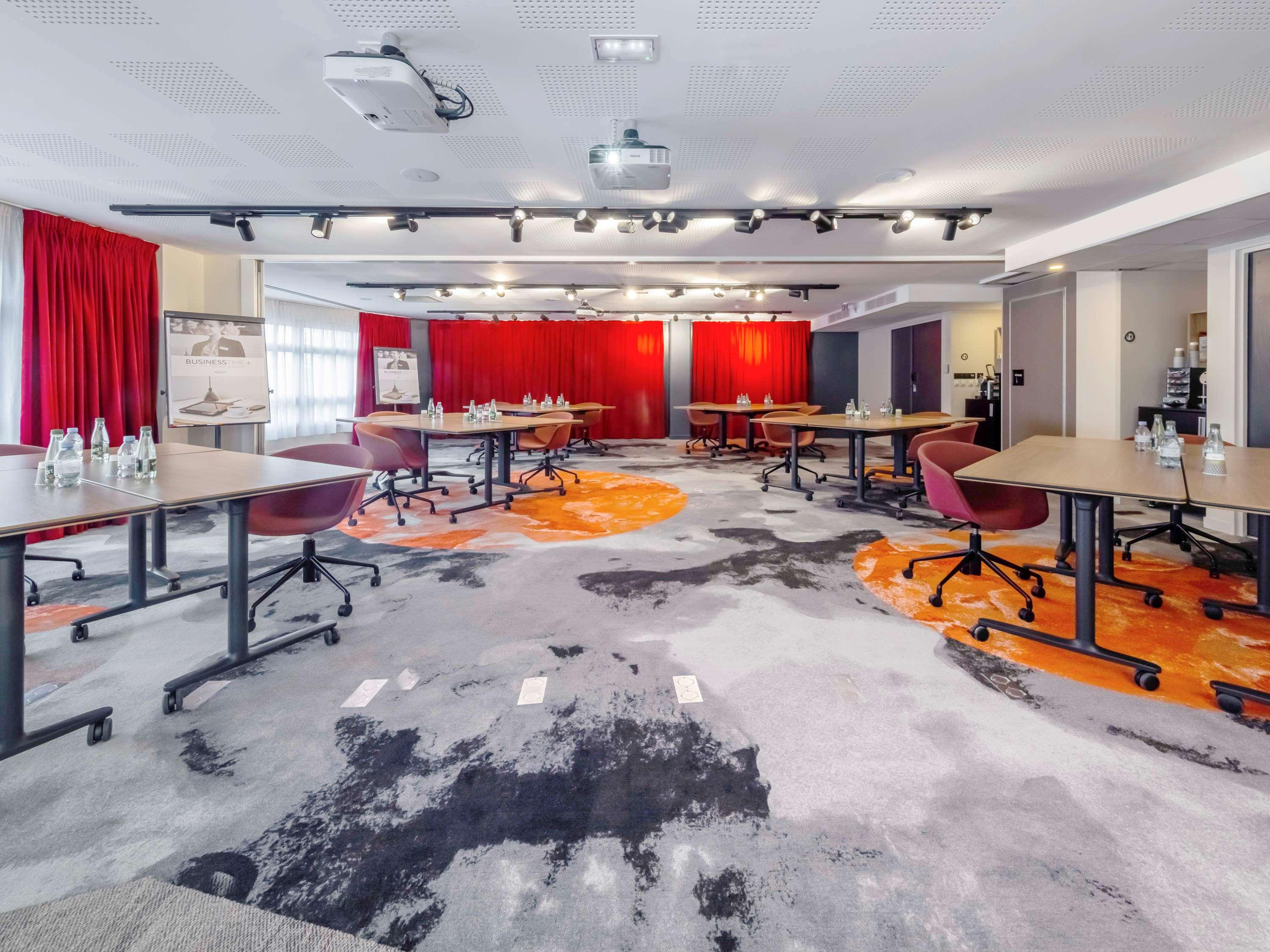 Mercure Paris Massy Gare Tgv Экстерьер фото